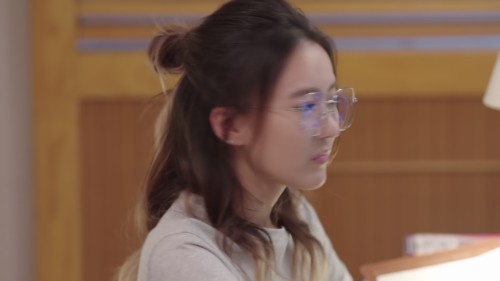 QzhoXy.jpg